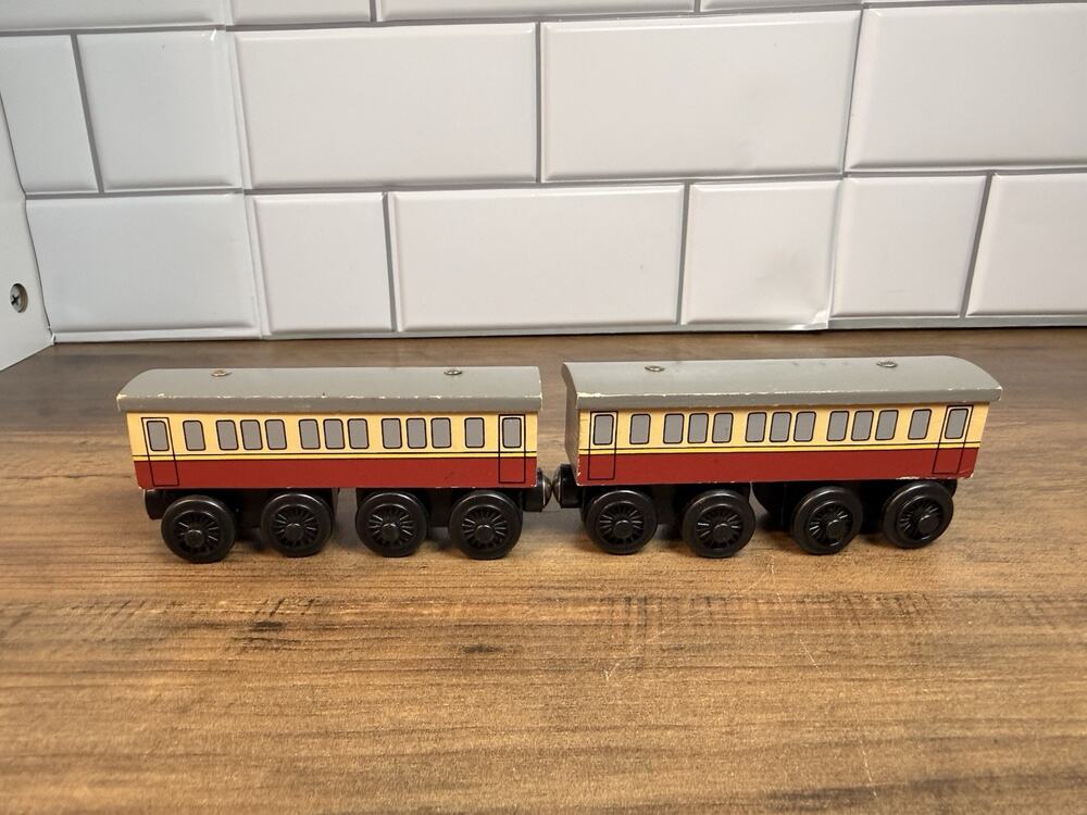 2003 Thomas the Train Wooden Railway Express Coach Lot Of 2 Coaches